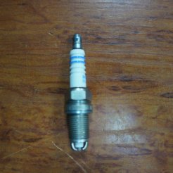 Свеча Bosch 0242235668 зажигания BMW