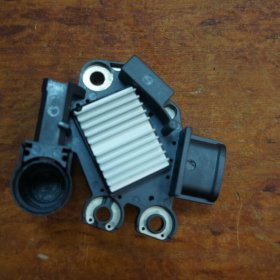 Реле-регулятор UTM RV3530B