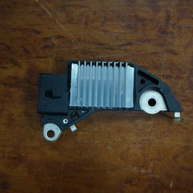 Реле-регулятор 139467 UTM RD2403A