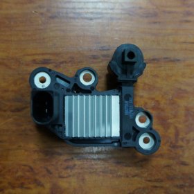 Реле-регулятор 333850/335629 Bosch 0272220731