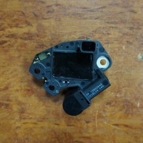 Реле-регулятор 335008 UTM RV1571A